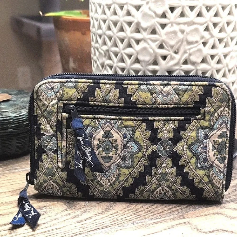 Vera Bradley Cambridge Quilted Zip Around Wallet Wristlet Retired